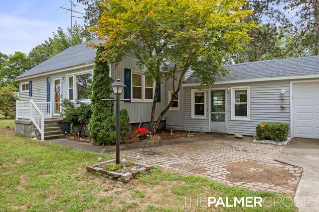 490 17 Mile Road, Tyrone Twp, MI 49330