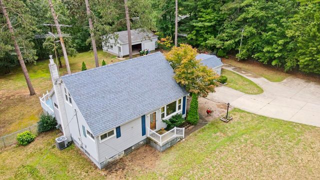 490 17 Mile Road, Tyrone Twp, MI 49330