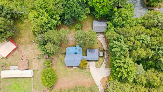 490 17 Mile Road, Tyrone Twp, MI 49330