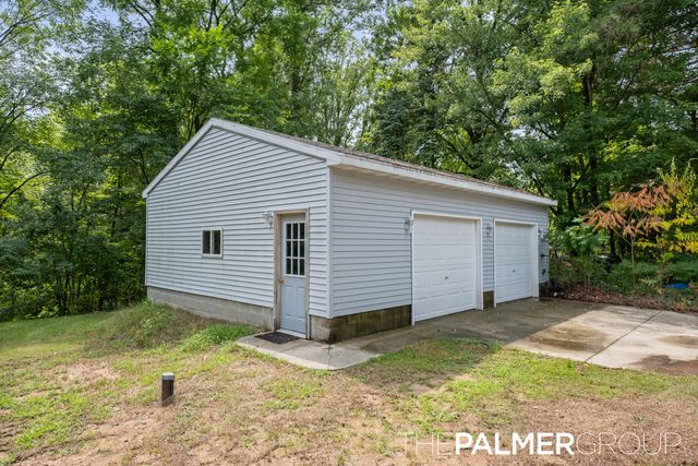 490 17 Mile Road, Tyrone Twp, MI 49330