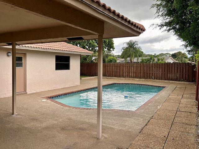6162 AMBERWOODS Drive, Boca Raton, FL 33433