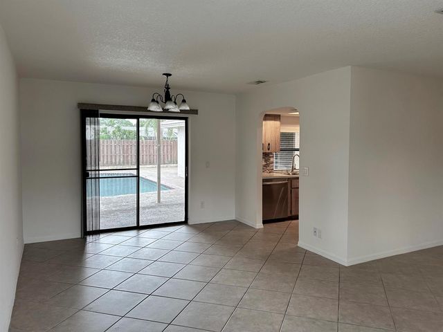 6162 AMBERWOODS Drive, Boca Raton, FL 33433