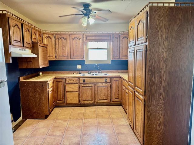 2815 Washington Avenue, Parsons, KS 67357