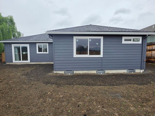 190 Barton Road, Eagle Point, OR 97524