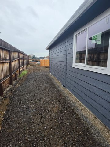 190 Barton Road, Eagle Point, OR 97524