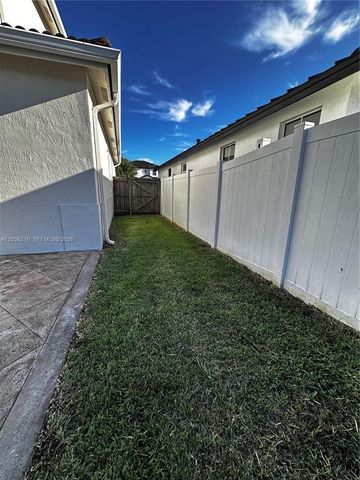 14521 SW 13th Terrace, Miami, FL 33184