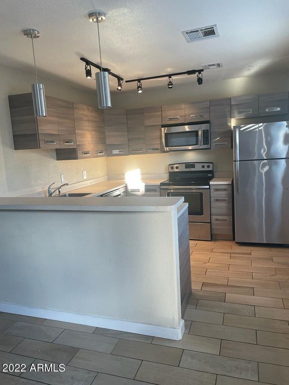 2021 W HAYWARD Avenue 31, Phoenix, AZ 85021