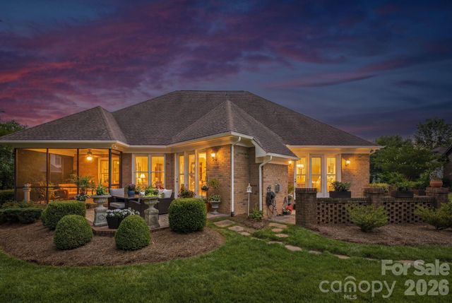 18527 Carnegie Overlook Boulevard, Davidson, NC 28036