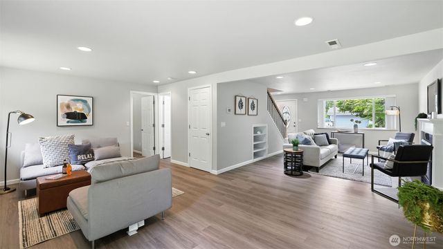 21213 122nd Place SE, Kent, WA 98031