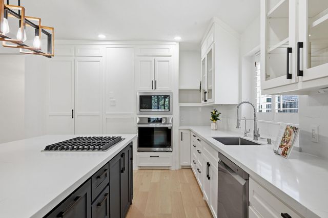 4634 Brazos Bend Drive, Missouri City, TX 77459