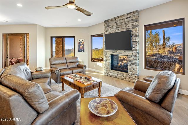 37300 N SCHOOL HOUSE Road, Cave Creek, AZ 85331