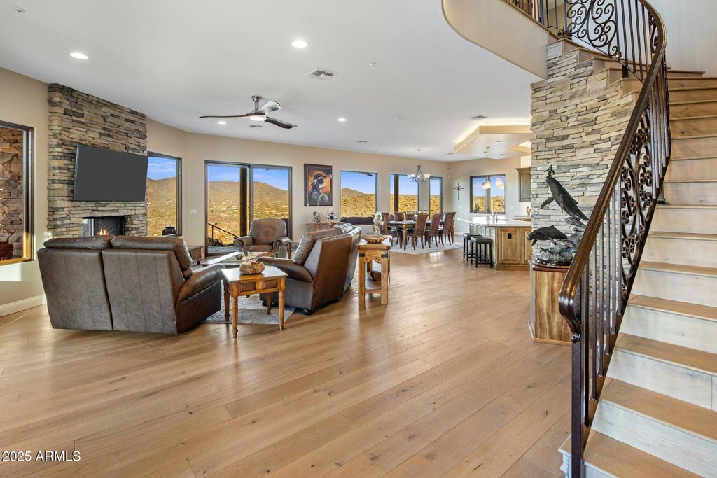 Image 22 of property listing at 37300 N SCHOOL HOUSE Road, Cave Creek, AZ 85331