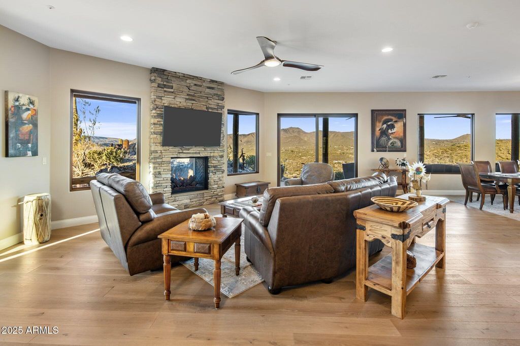 Image 23 of property listing at 37300 N SCHOOL HOUSE Road, Cave Creek, AZ 85331