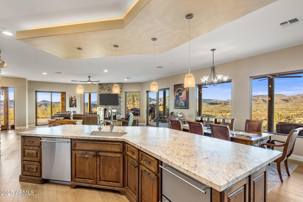 Image 28 of property listing at 37300 N SCHOOL HOUSE Road, Cave Creek, AZ 85331
