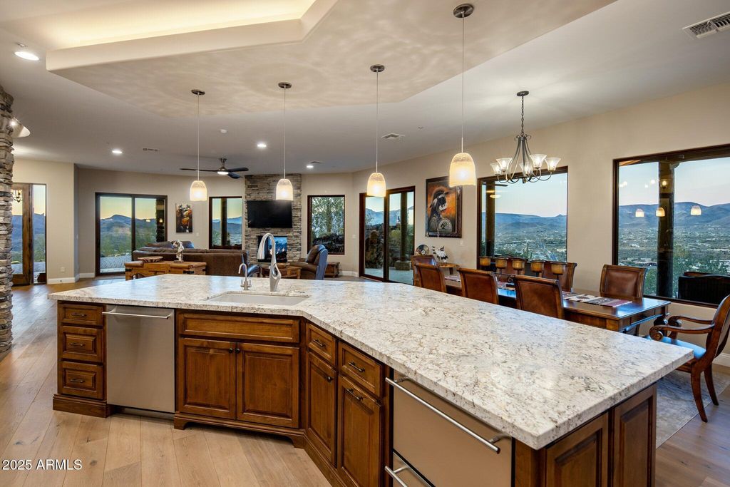 Image 29 of property listing at 37300 N SCHOOL HOUSE Road, Cave Creek, AZ 85331