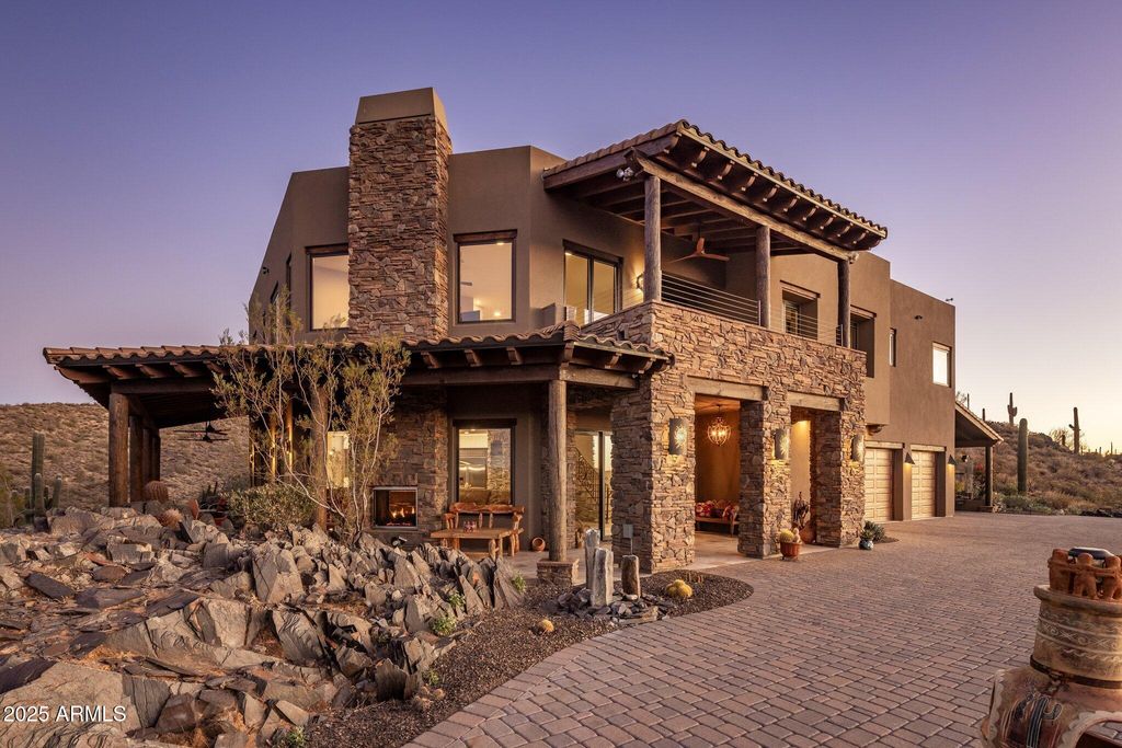 Image 3 of property listing at 37300 N SCHOOL HOUSE Road, Cave Creek, AZ 85331