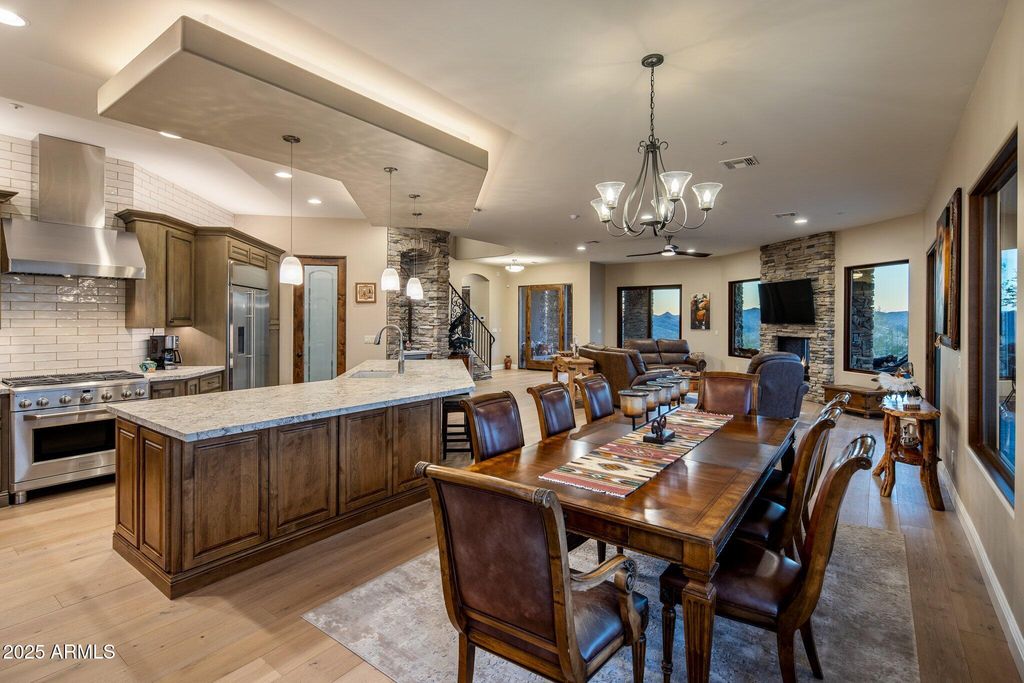 Image 30 of property listing at 37300 N SCHOOL HOUSE Road, Cave Creek, AZ 85331
