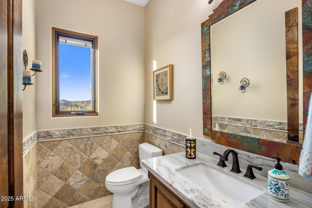 Image 31 of property listing at 37300 N SCHOOL HOUSE Road, Cave Creek, AZ 85331