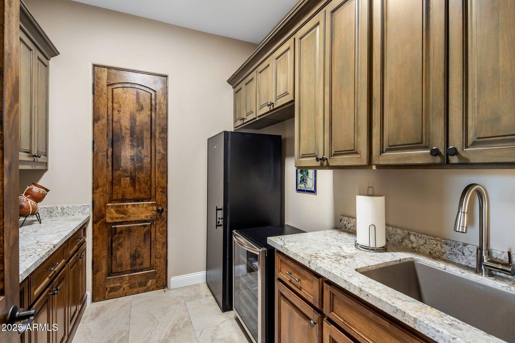 Image 32 of property listing at 37300 N SCHOOL HOUSE Road, Cave Creek, AZ 85331