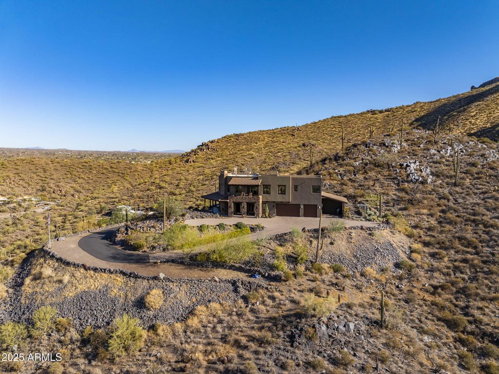 Image 48 of property listing at 37300 N SCHOOL HOUSE Road, Cave Creek, AZ 85331