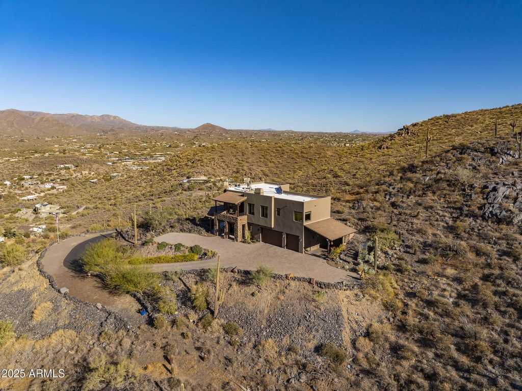 Image 50 of property listing at 37300 N SCHOOL HOUSE Road, Cave Creek, AZ 85331
