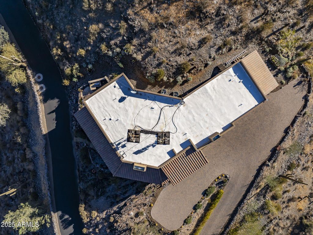 Image 52 of property listing at 37300 N SCHOOL HOUSE Road, Cave Creek, AZ 85331