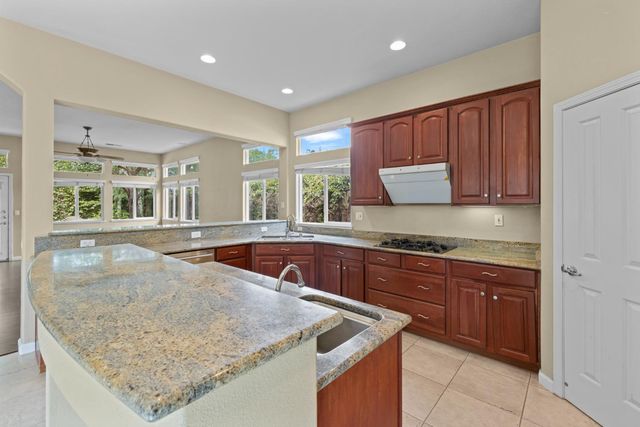 108 Paizano Ct, Roseville, CA 95661