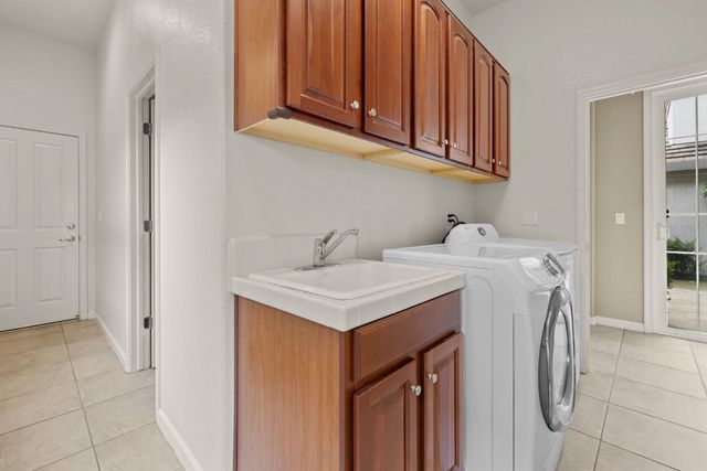 108 Paizano Ct, Roseville, CA 95661