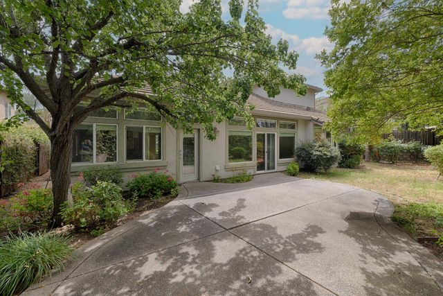 108 Paizano Ct, Roseville, CA 95661