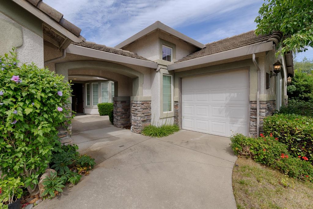 108 Paizano Ct, Roseville, CA 95661