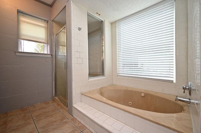 13102 Richmond Avenue, Houston, TX 77082