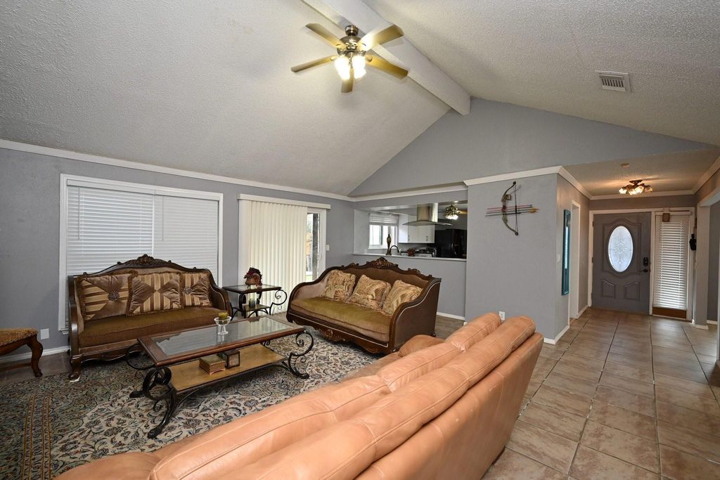 13102 Richmond Avenue, Houston, TX 77082