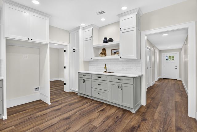 411 S Bowie Drive, Weatherford, TX 76086