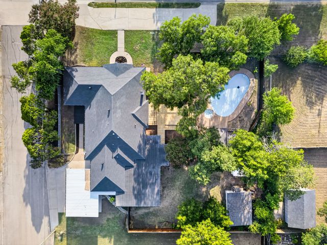 411 S Bowie Drive, Weatherford, TX 76086