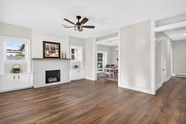 411 S Bowie Drive, Weatherford, TX 76086