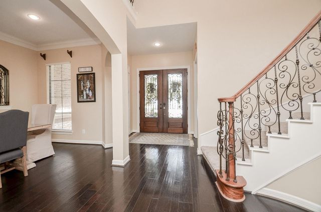 2015 Shadow Bend Drive, Sugar Land, TX 77479