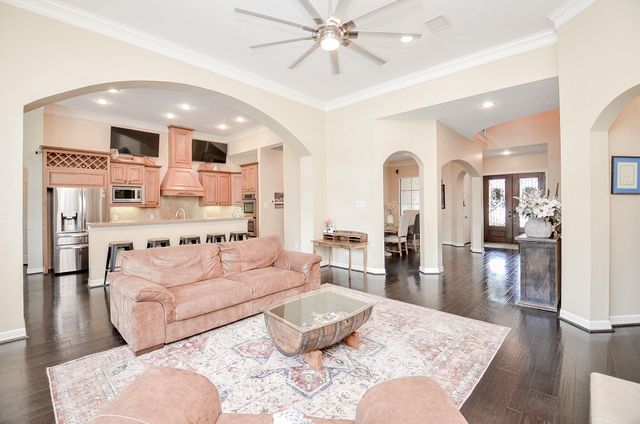 2015 Shadow Bend Drive, Sugar Land, TX 77479