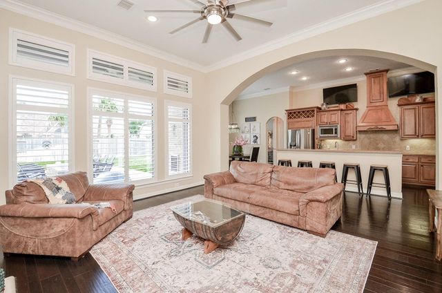 2015 Shadow Bend Drive, Sugar Land, TX 77479