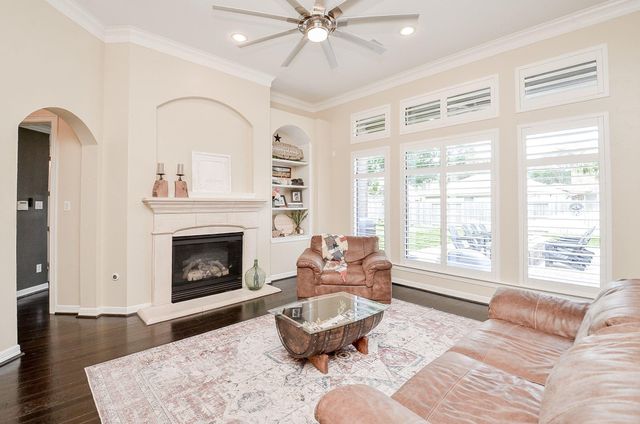 2015 Shadow Bend Drive, Sugar Land, TX 77479