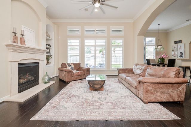 2015 Shadow Bend Drive, Sugar Land, TX 77479