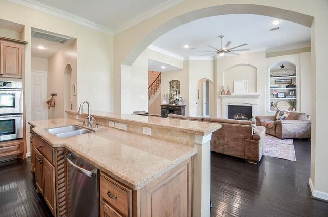 2015 Shadow Bend Drive, Sugar Land, TX 77479