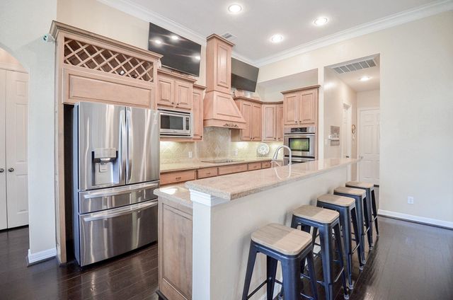 2015 Shadow Bend Drive, Sugar Land, TX 77479