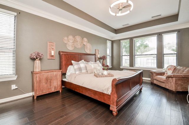 2015 Shadow Bend Drive, Sugar Land, TX 77479