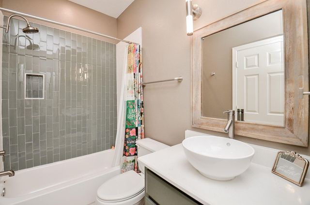 2015 Shadow Bend Drive, Sugar Land, TX 77479