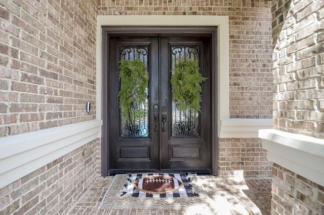 2015 Shadow Bend Drive, Sugar Land, TX 77479