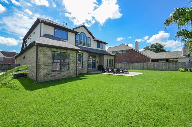 2015 Shadow Bend Drive, Sugar Land, TX 77479