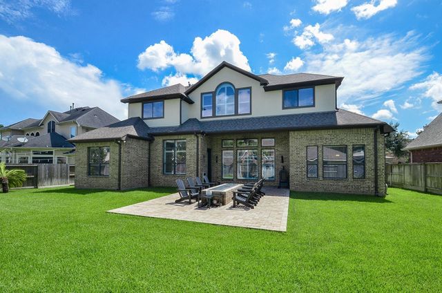 2015 Shadow Bend Drive, Sugar Land, TX 77479