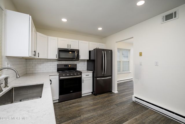 15 Normanton Avenue, Manchester, NJ 08759