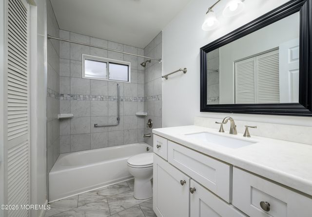 15 Normanton Avenue, Manchester, NJ 08759