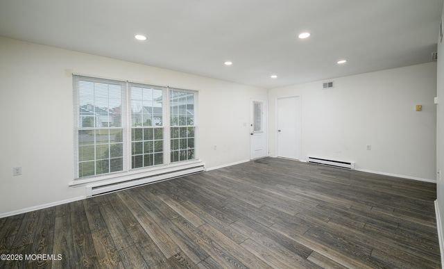 15 Normanton Avenue, Manchester, NJ 08759